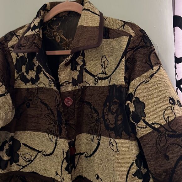 Women’s large reversible, brocade floral jacket - Picture 13 of 15